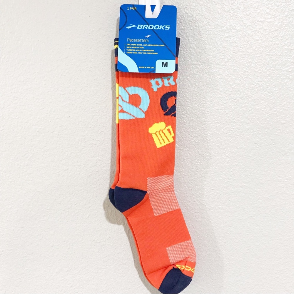 Brooks Pacesetters Orange October Fest Socks